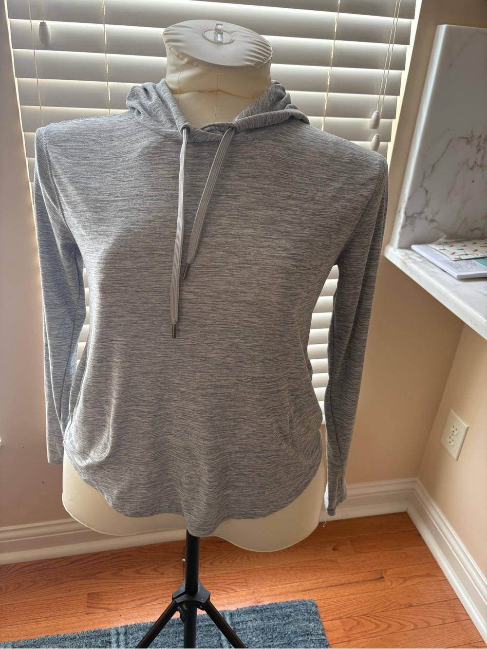 Old Navy Active Heather Gray Lightweight Pullover Hoodie Size Small